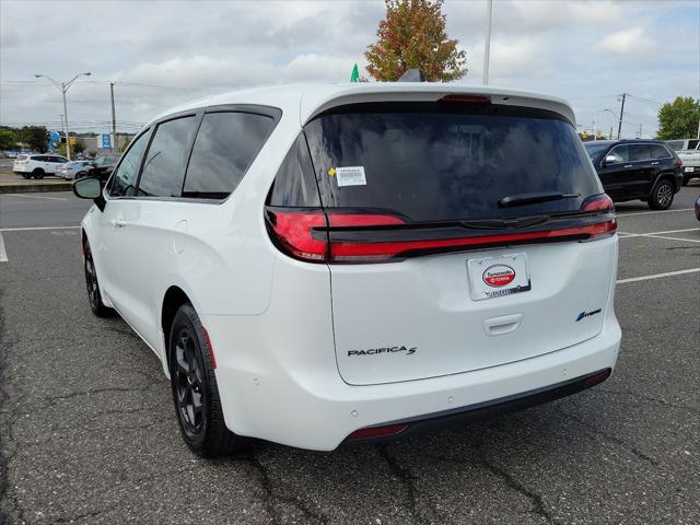 used 2024 Chrysler Pacifica Hybrid car, priced at $37,781