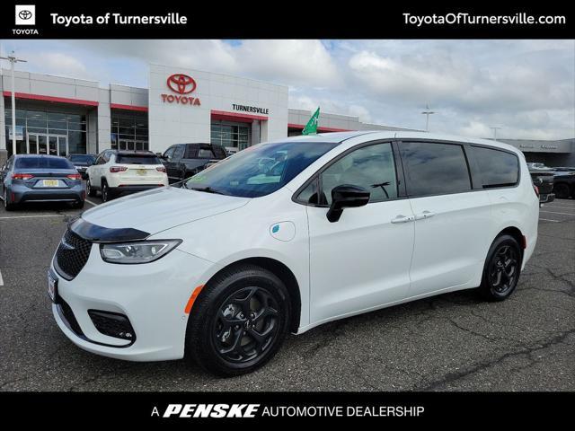 used 2024 Chrysler Pacifica Hybrid car, priced at $37,781