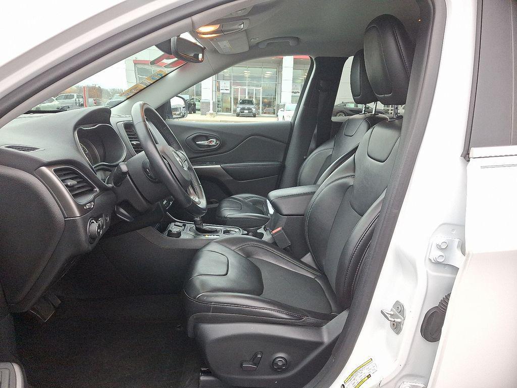 used 2019 Jeep Cherokee car, priced at $15,954