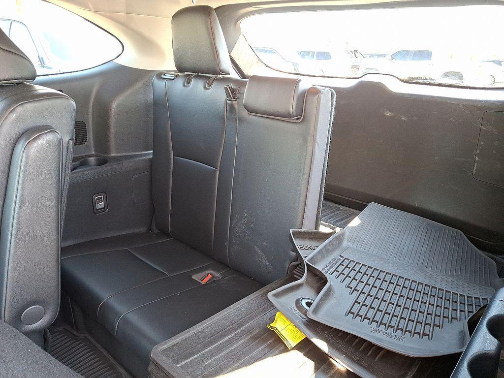 used 2022 Toyota Highlander car, priced at $38,932