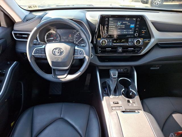 used 2022 Toyota Highlander car, priced at $38,586