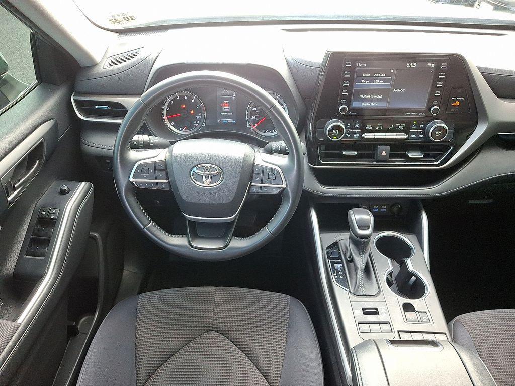 used 2022 Toyota Highlander car, priced at $31,901