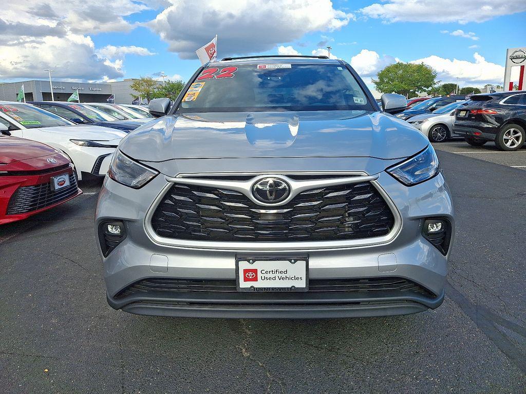 used 2022 Toyota Highlander car, priced at $31,901