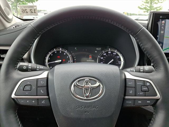 used 2022 Toyota Highlander car, priced at $39,736