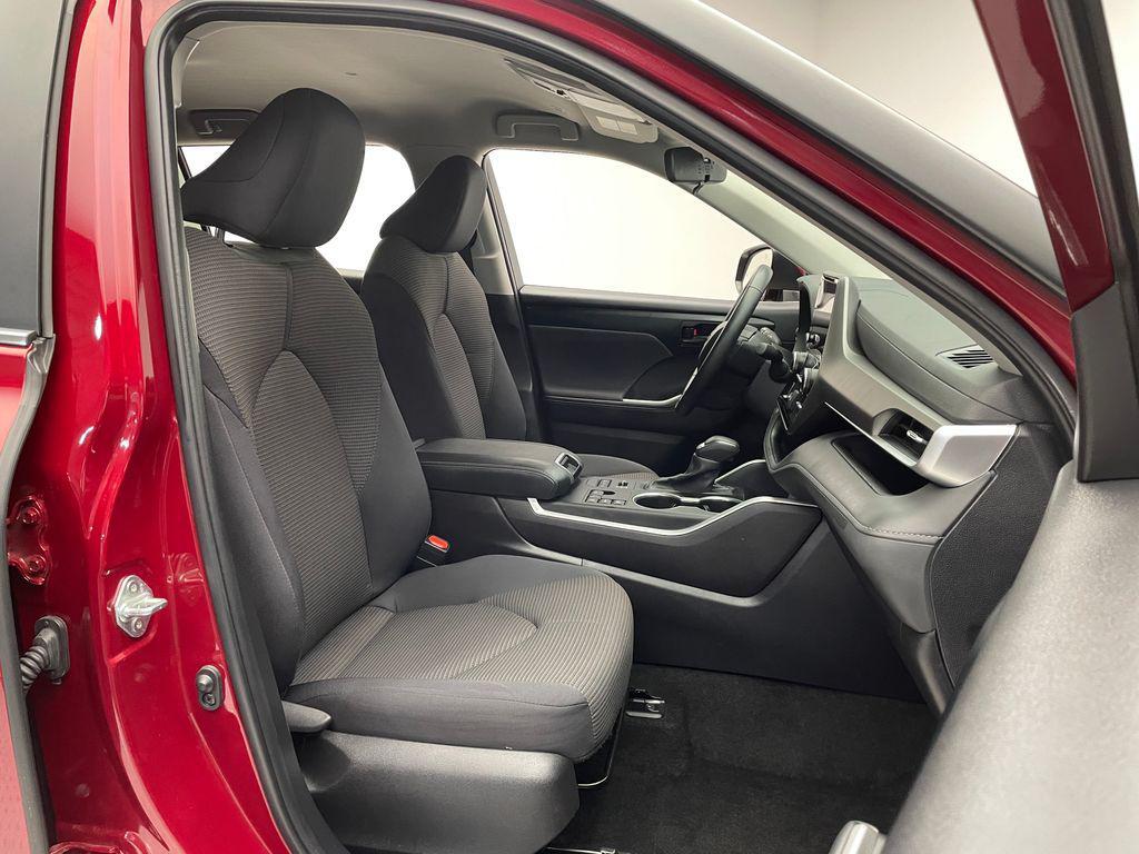 used 2024 Toyota Highlander car, priced at $38,897