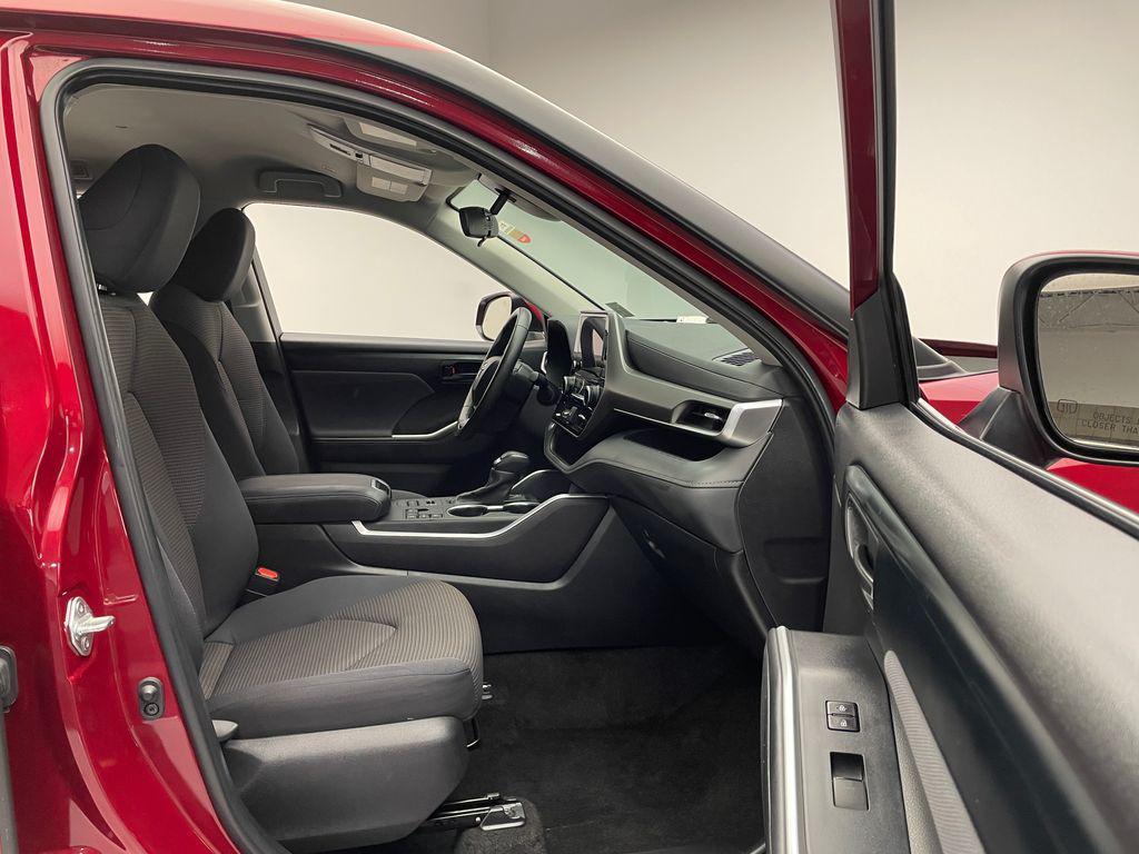 used 2024 Toyota Highlander car, priced at $38,897