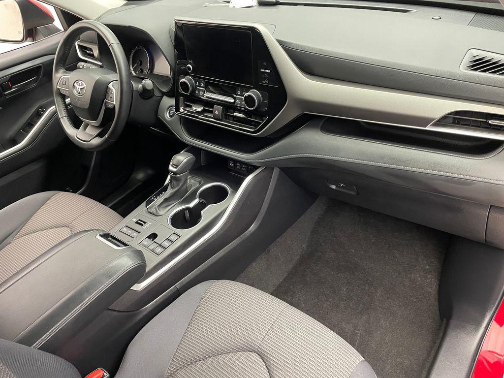 used 2024 Toyota Highlander car, priced at $38,897