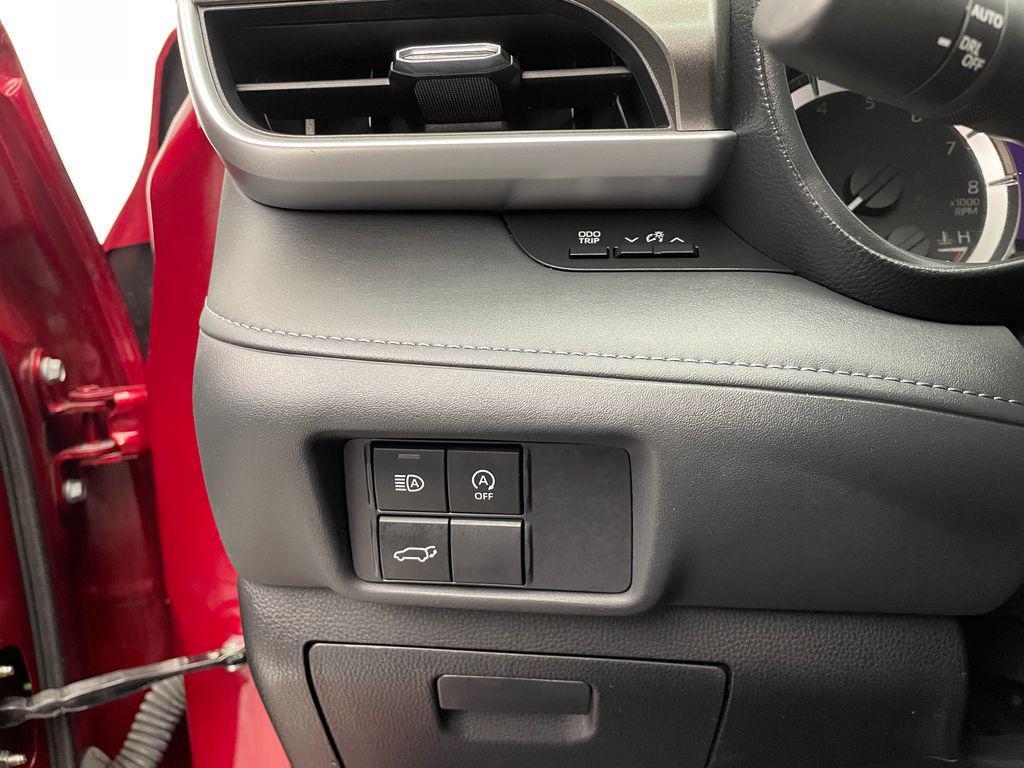 used 2024 Toyota Highlander car, priced at $38,897
