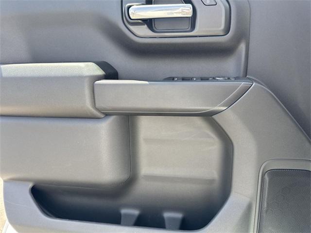 new 2025 Chevrolet Silverado 1500 car, priced at $45,720