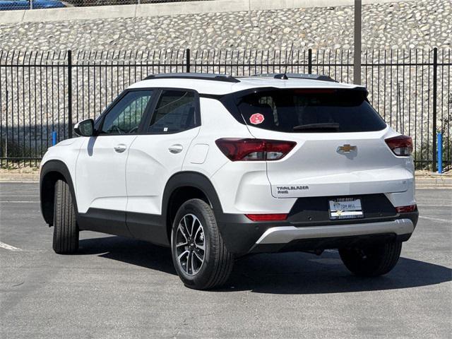 new 2025 Chevrolet TrailBlazer car, priced at $31,450