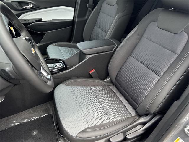 new 2025 Chevrolet Trax car, priced at $26,155
