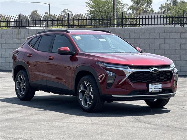 new 2025 Chevrolet Trax car, priced at $25,260