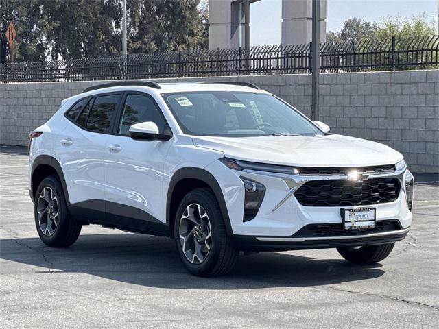 new 2025 Chevrolet Trax car, priced at $26,155