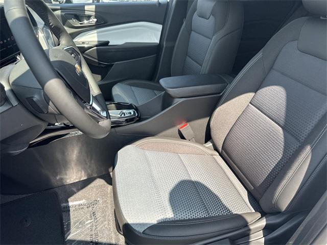 new 2025 Chevrolet Trax car, priced at $26,155