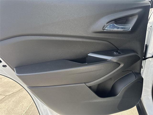 new 2025 Chevrolet Trax car, priced at $26,155
