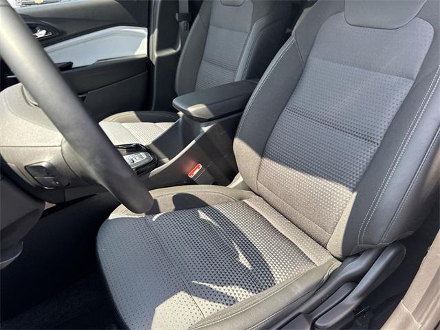 new 2025 Chevrolet Trax car, priced at $24,510