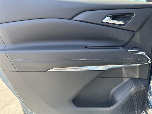 new 2025 Chevrolet Traverse car, priced at $42,195