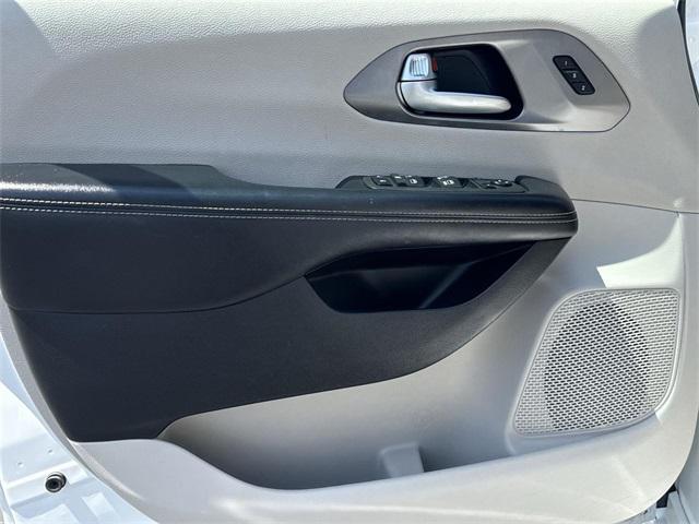 used 2021 Chrysler Pacifica car, priced at $24,775