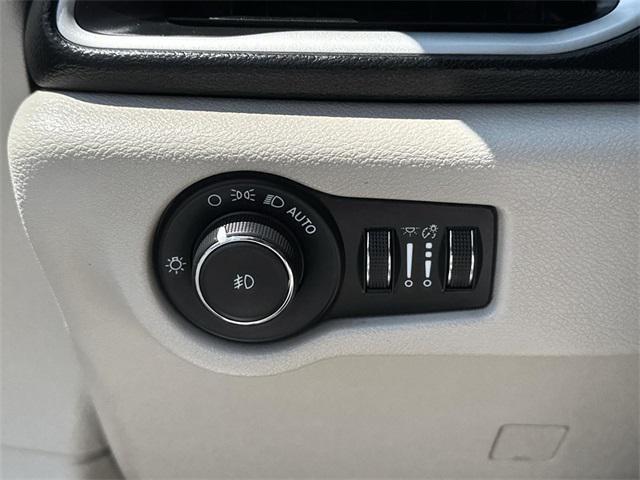 used 2021 Chrysler Pacifica car, priced at $24,775