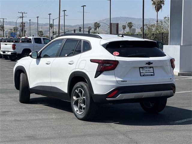 new 2025 Chevrolet Trax car, priced at $25,010