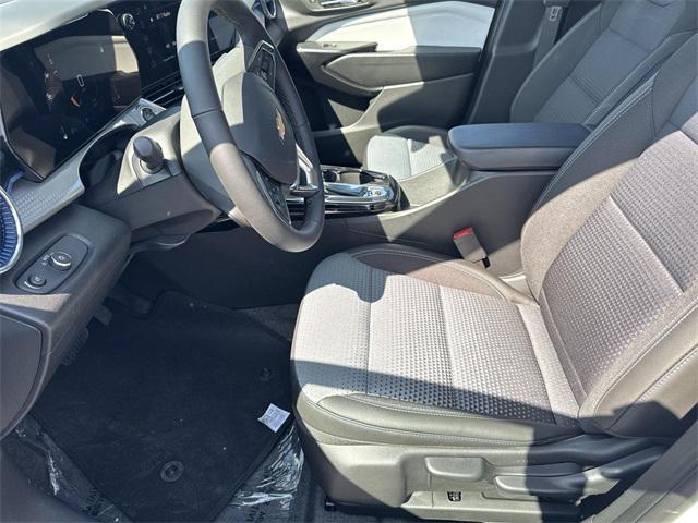 new 2025 Chevrolet Trax car, priced at $25,010