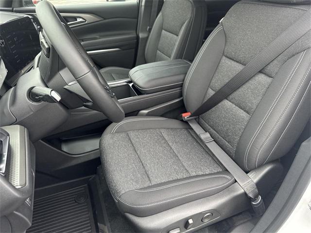 new 2025 Chevrolet Traverse car, priced at $44,740