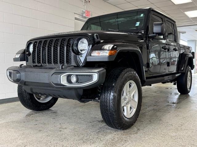used 2022 Jeep Gladiator car, priced at $35,500