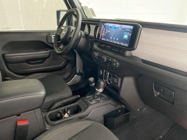 used 2024 Jeep Gladiator car, priced at $41,500