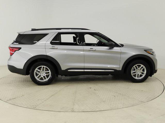 new 2025 Ford Explorer car, priced at $40,351