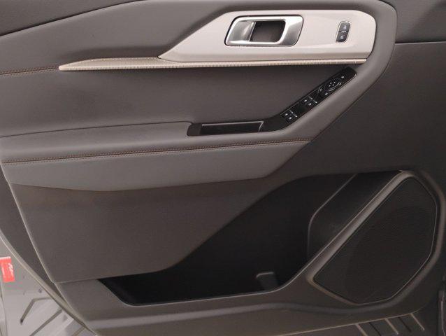 new 2025 Ford Explorer car, priced at $40,631