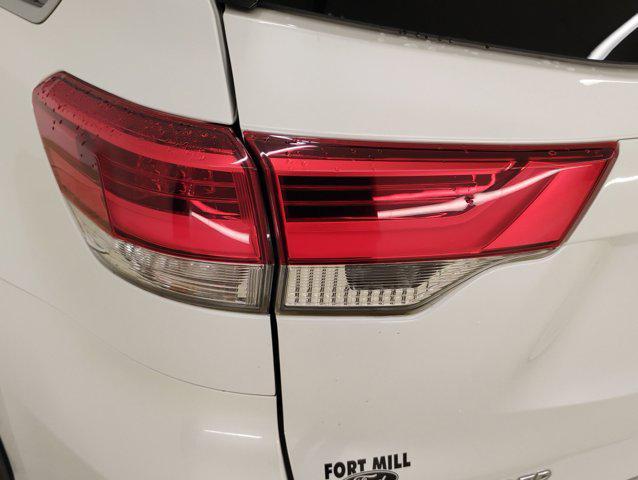 used 2019 Toyota Highlander car, priced at $25,398