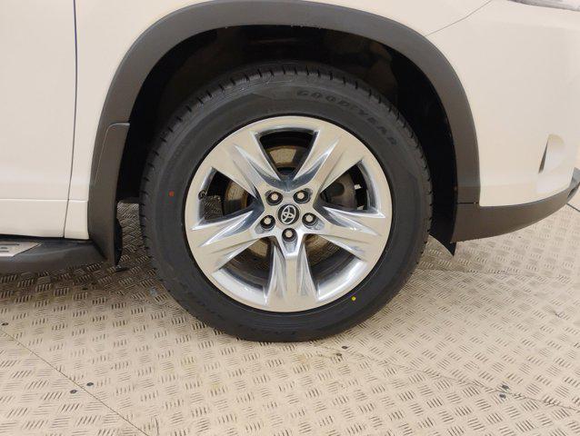 used 2019 Toyota Highlander car, priced at $25,398