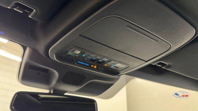 new 2025 Ford Expedition car, priced at $79,881