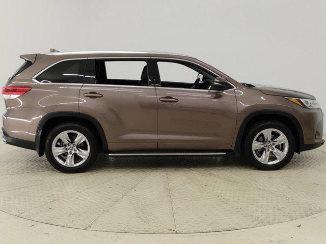 used 2018 Toyota Highlander car, priced at $26,508