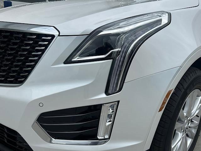 new 2025 Cadillac XT5 car, priced at $48,315