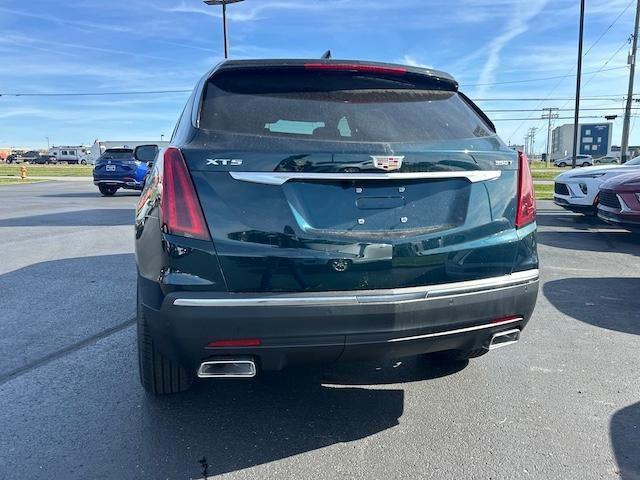 new 2025 Cadillac XT5 car, priced at $45,710