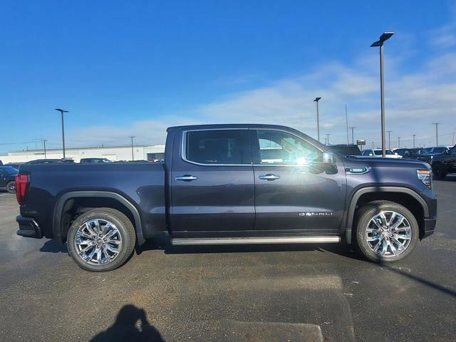 new 2025 GMC Sierra 1500 car, priced at $70,684