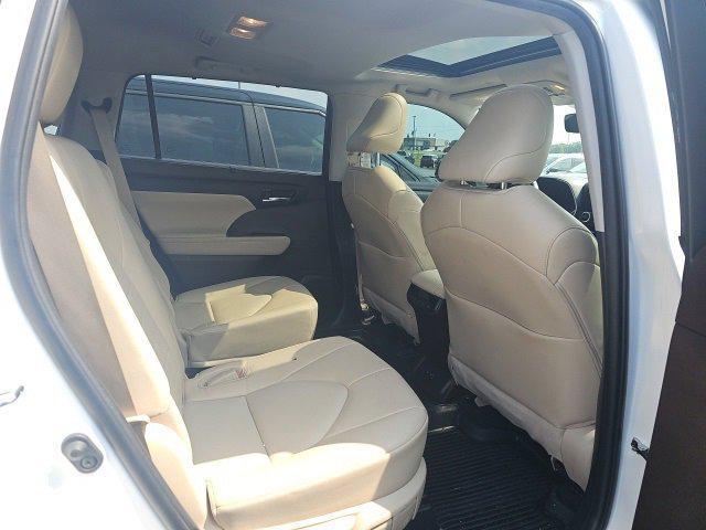 used 2022 Toyota Highlander car, priced at $35,959