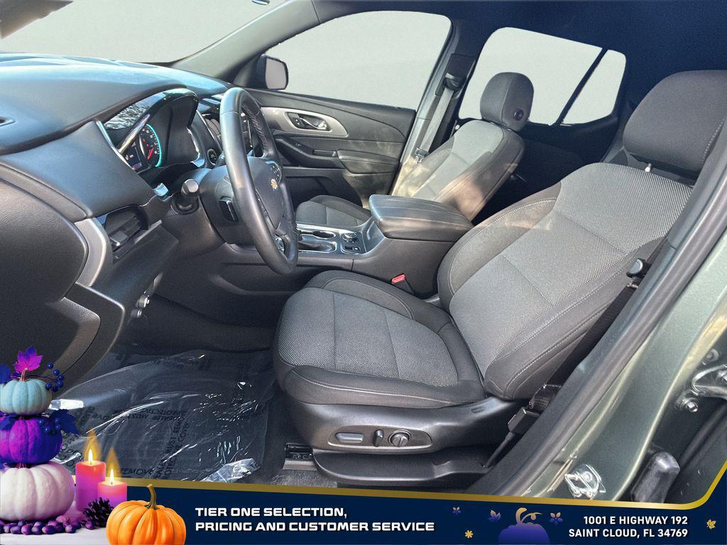 used 2023 Chevrolet Traverse car, priced at $29,498