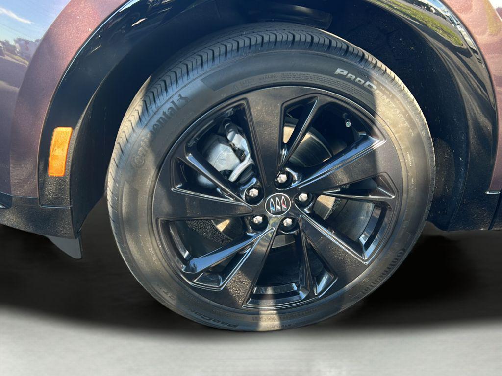 used 2025 Buick Envision car, priced at $31,000