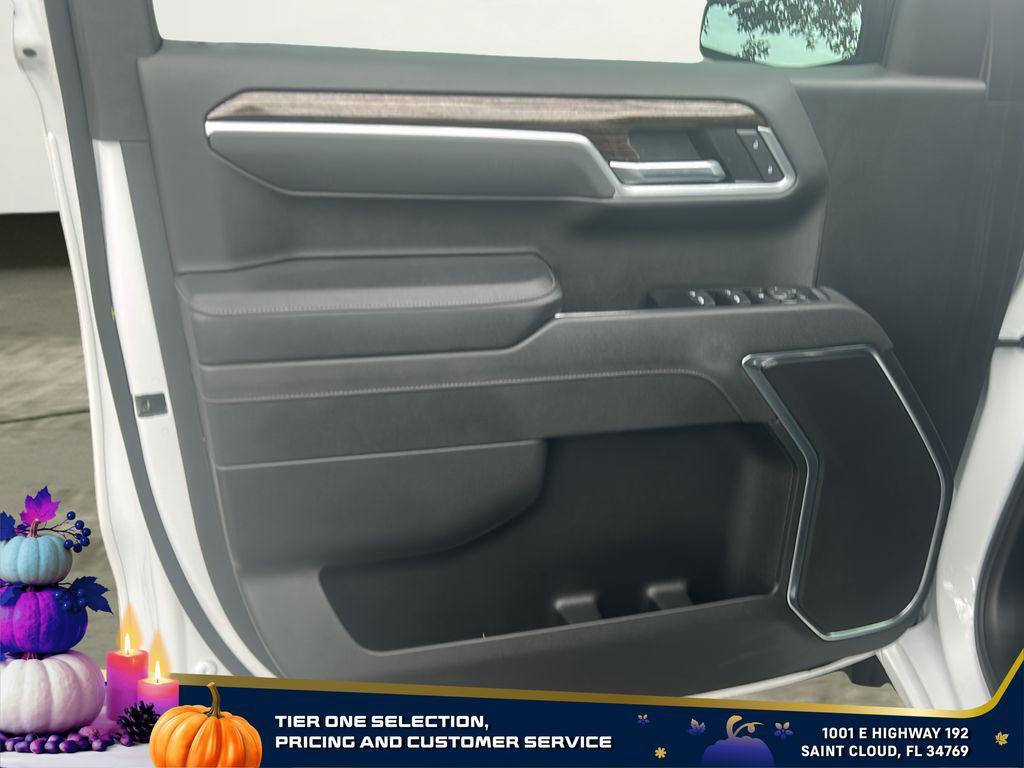 used 2025 GMC Sierra 1500 car, priced at $36,900