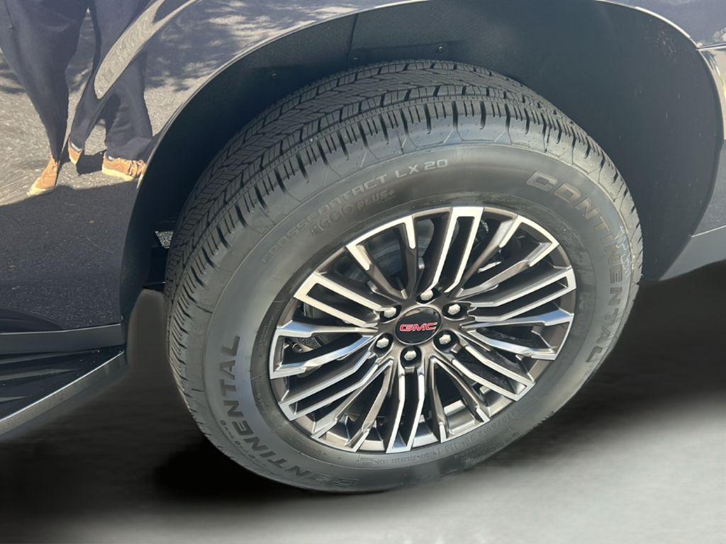 new 2025 GMC Yukon XL car, priced at $69,731