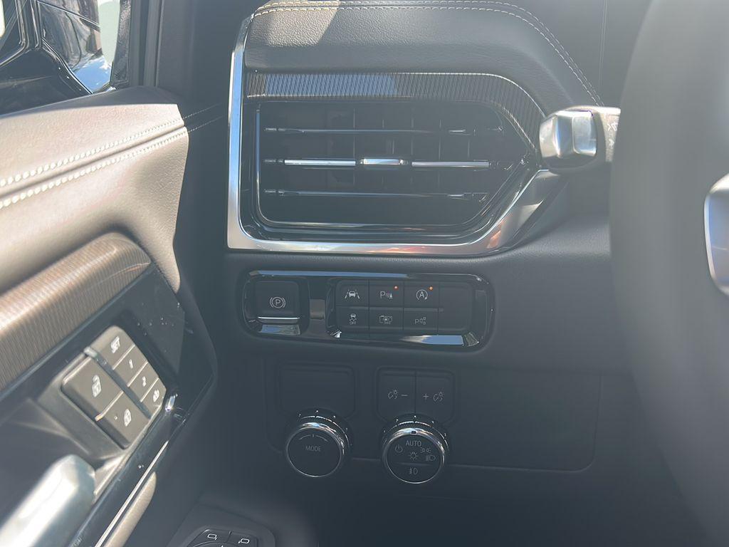 new 2025 GMC Yukon XL car, priced at $69,731