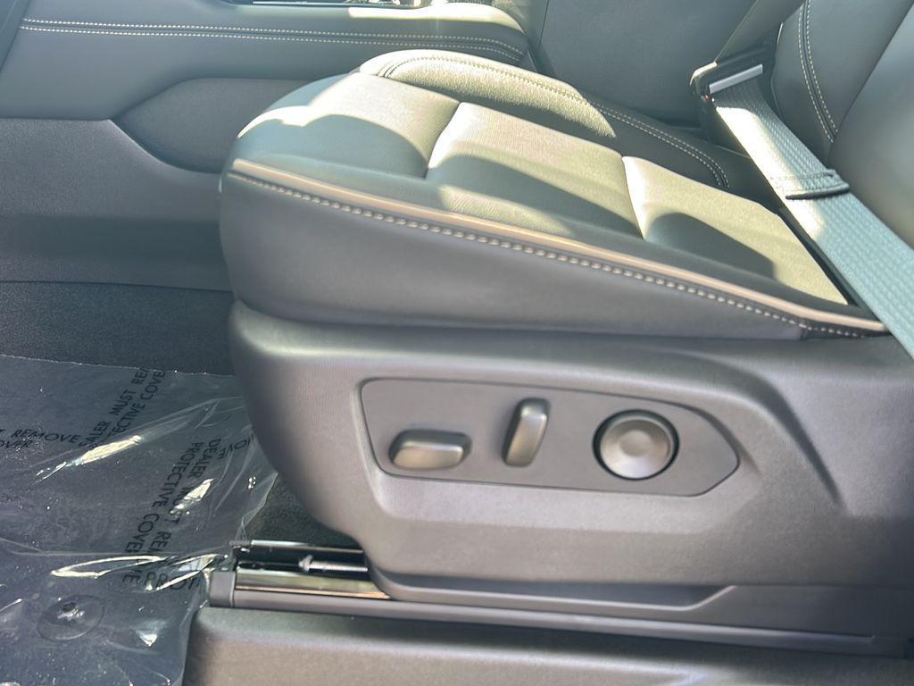 new 2025 GMC Yukon XL car, priced at $69,731