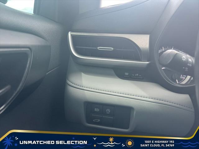 used 2023 Toyota Highlander car, priced at $33,900