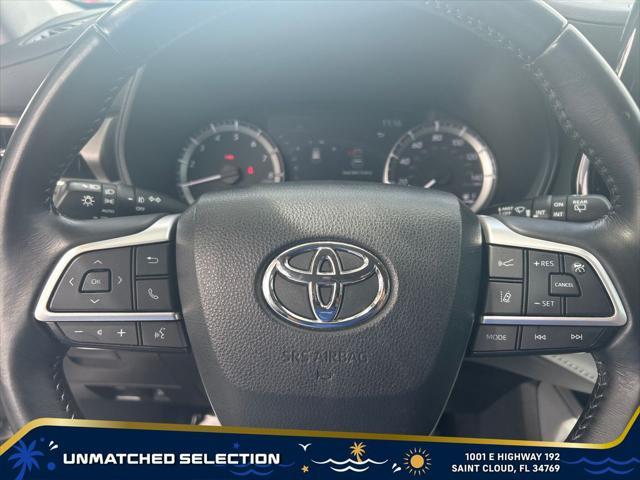 used 2023 Toyota Highlander car, priced at $33,900