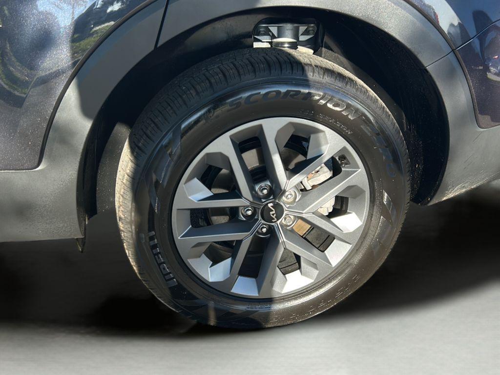 used 2025 Kia Telluride car, priced at $34,122