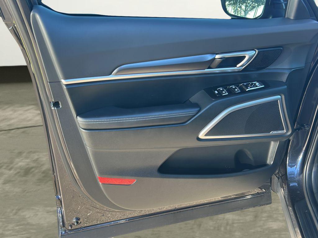 used 2025 Kia Telluride car, priced at $34,122