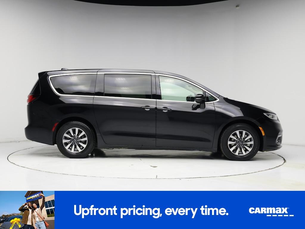 used 2022 Chrysler Pacifica Hybrid car, priced at $25,998
