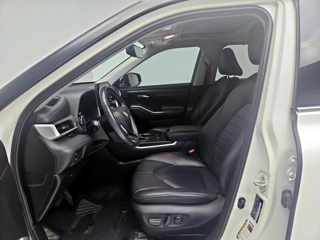 used 2021 Toyota Highlander car, priced at $34,998